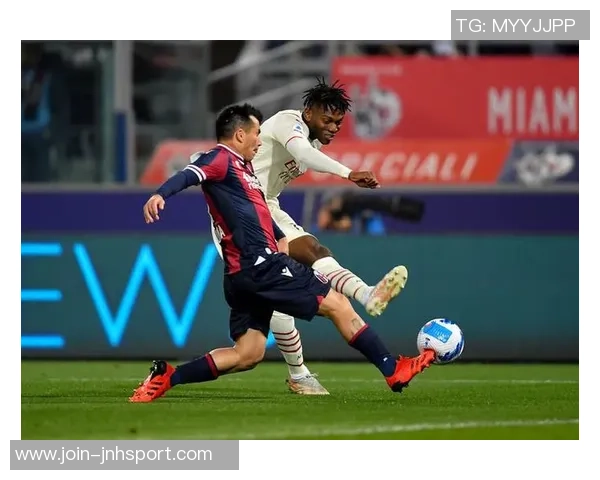 足球兜射技巧全面解析与实战训练方法分享助你提升射门水平